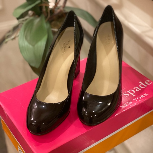 NWT ♠️kate spade♠️ Black Patent *MONICA* Pumps..Round Toe•Square Heel..Size: 8.5 - Picture 2 of 5